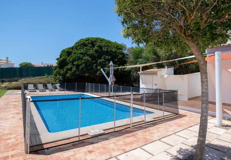 Mesh Fence with Child Safety Lock